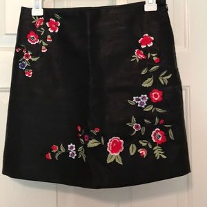 Detailed black pleather skirt